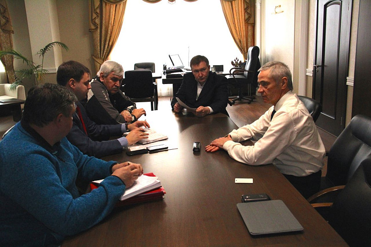 П.А. Рожков в Доме паралимпийского спорта провел рабочую встречу со старшим тренером сборной команды России по настольному теннису спорта лиц с ПОДА В.Н. Вишняковым и вице-президентом Всероссийской федерации регби на колясках С.А. Поддубным