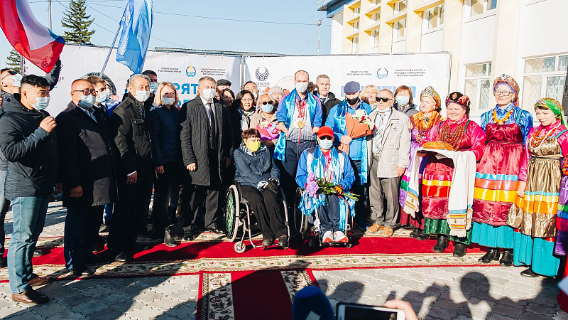 2-кратный Паралимпийский чемпион по велогонкам Михаил Асташов и бронзовый призер Паралимпийских игр по стрельбе из лука Баир Шигаев вернулись в Бурятию