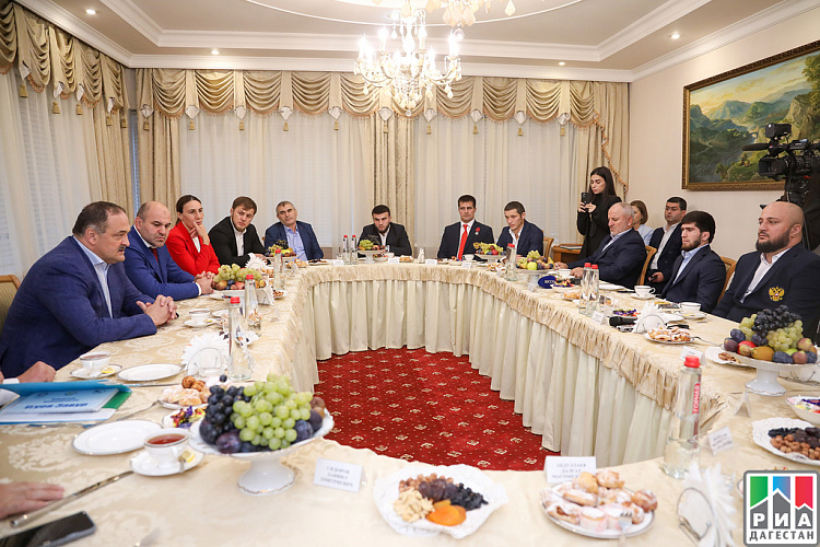 Врио Главы Республики Дагестан Сергей Меликов встретился с победителями и призерами летних Олимпийских и Паралимпийских игр в Токио