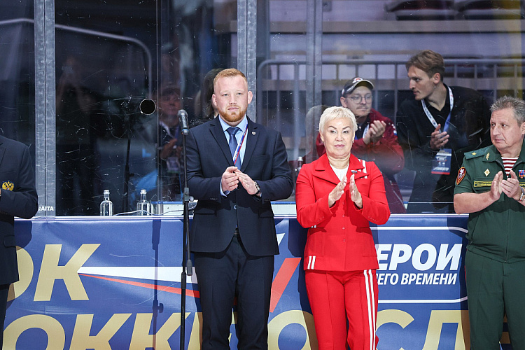 Во Владивостоке состоялось открытие Кубка по следж-хоккею среди ветеранов СВО «Герои нашего времени»