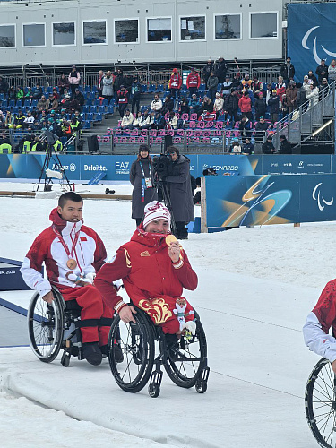 8 золотых, 1 серебряную и 3 бронзовые медали завоевала Паралимпийская команда России на XIV Паралимпийских зимних играх в Италии