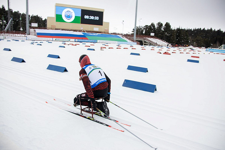 В Ханты-Мансийске определены победители и призеры главного старта по лыжным гонкам и биатлону спорта лиц с ПОДА спортивного сезона 2023 года
