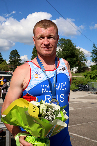 1 золотую 1 серебряную и 2 бронзовые медали завоевали российские паратриатлонисты на Кубке мира во Франции