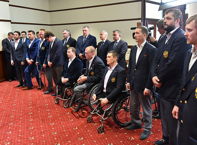 В.П. Лукин, П.А. Рожков, Б.В. Иванюженков, С.А. Самойлов в Доме Правительства Московской области  приняли участие в церемонии награждения Губернатором МО А.Ю. Воробьевым сборной команды региона по хоккею-следж «Феникс» за победу на чемпионате России