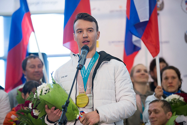 Алексей Бугаев: Лауреат XVII премии «Возвращение в жизнь» в номинации «Я люблю тебя, жизнь» Алексей Бугаев: Лауреат XVII премии «Возвращение в жизнь» в номинации «Я люблю тебя, жизнь»