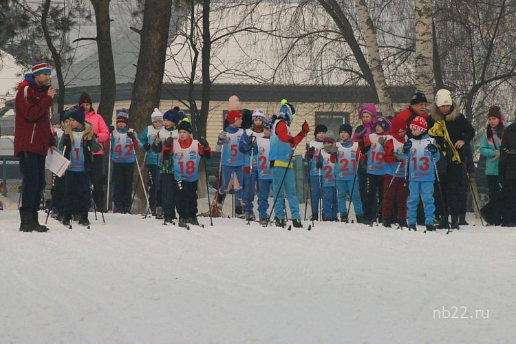 В Бийске прошли традиционные лыжные соревнования «Гонка легенды»
