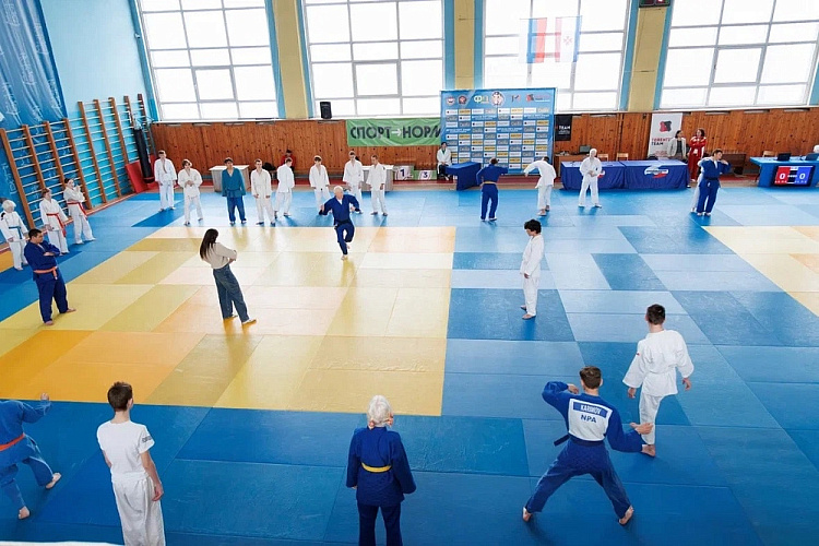 Паралимпийские уроки и тренировки с чемпионами прошли на Всероссийской летней детско-юношеской спартакиаде по спорту слепых