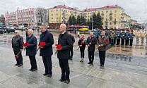Гости церемонии награждения премией Паралимпийского комитета России «Возвращение в жизнь» почтили память защитников Отечества