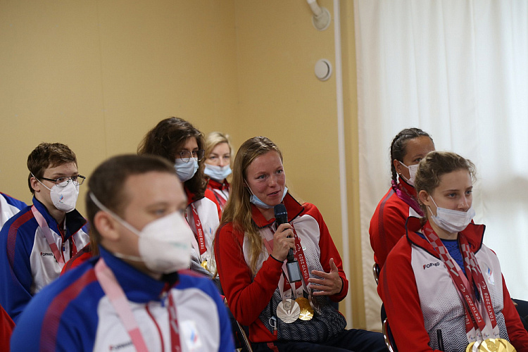 О.В. Матыцин в режиме телемоста провел встречу с П.А. Рожковым и чемпионами и призерами XVI Паралимпийских летних игр, находящимися в Паралимпийской деревне  