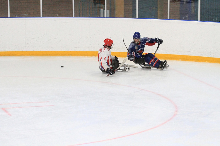 В г. Москве в Ледовом дворце «Умка» стартовал Открытый Кубок по хоккею-следж «Кубок Мужества»