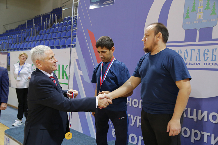 П.А. Рожков в г. Раменском принял участие в просмотре соревнований и церемонии награждения победителей и призеров Всероссийских соревнований по парабадминтону