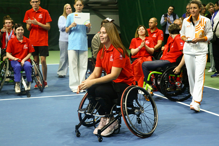 43 спортсмена из 11 регионов страны разыграли медали чемпионата России по теннису на колясках