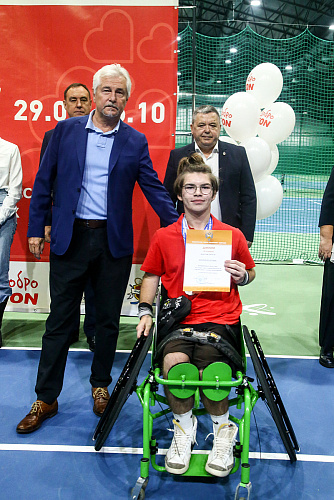 43 спортсмена из 11 регионов страны разыграли медали чемпионата России по теннису на колясках