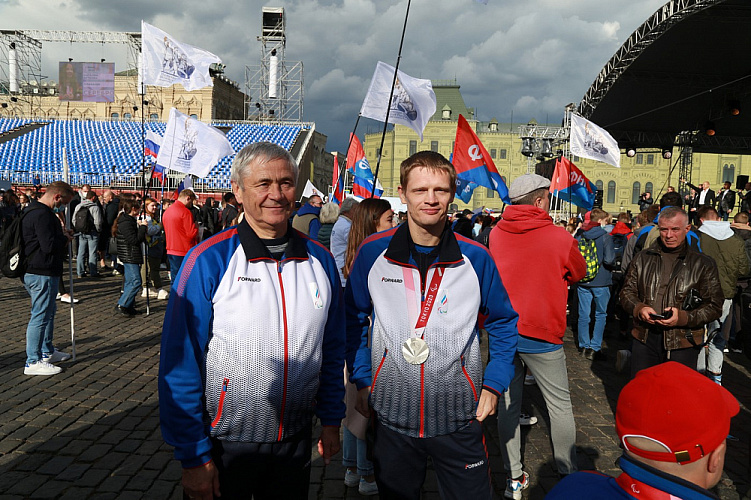 Паралимпийскую сборную России торжественно встретили на Красной площади Паралимпийскую сборную России торжественно встретили на Красной площади