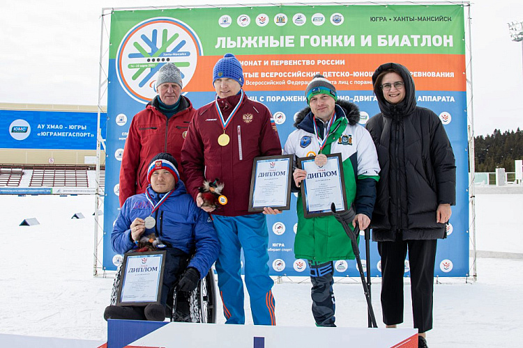 В Ханты-Мансийске определены победители и призеры главного старта по лыжным гонкам и биатлону спорта лиц с ПОДА спортивного сезона 2023 года