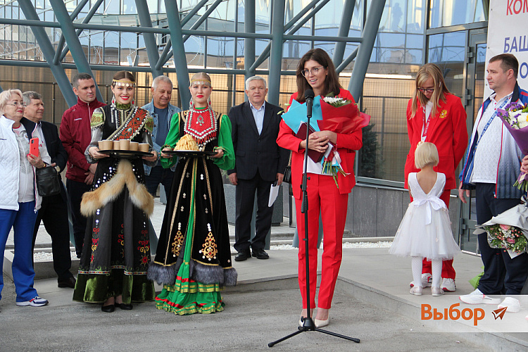 Паралимпийских чемпионов из Башкортостана встретили в уфимском аэропорту