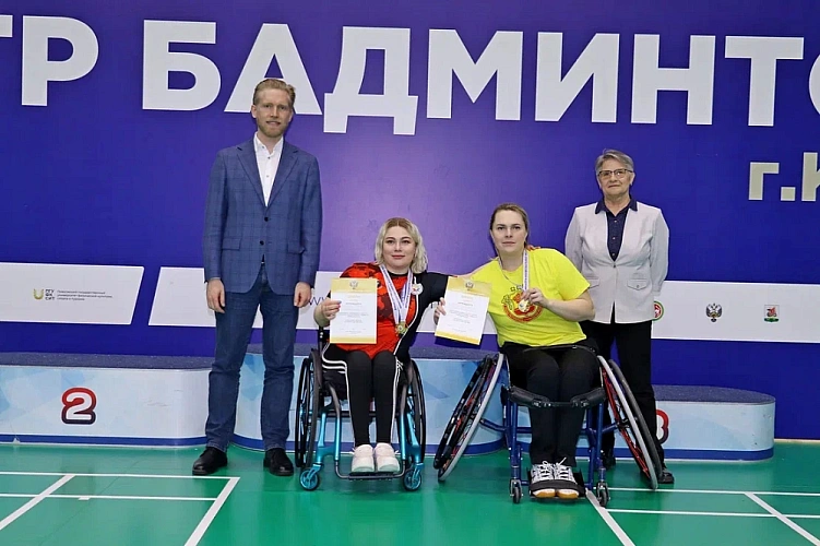 19 комплектов медалей было разыграно на Всероссийских соревнованиях по парабадминтону в Казани