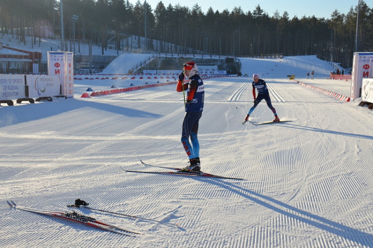 Российские спортсмены одержали шесть побед на старте I этапа Кубка мира 2015-2016 г.г. по лыжным гонкам и биатлону в Тюмени