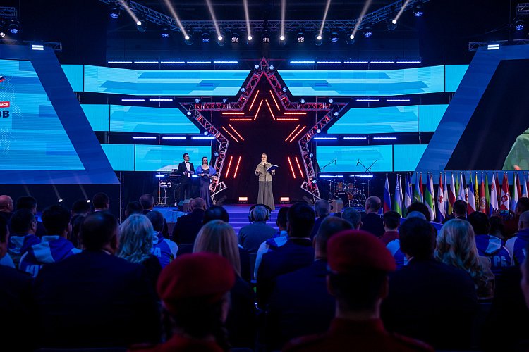 Более 300 ветеранов специальной военной операции приняли участие в первом Всероссийском «Кубке Защитников Отечества» по зимним видам спорта