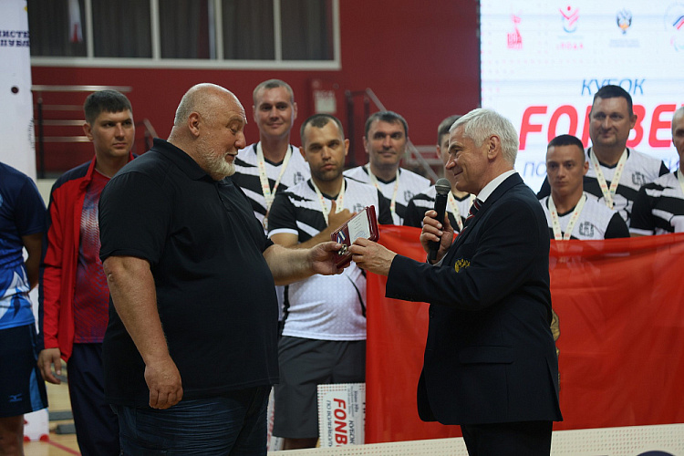 Команда Бурятии выиграла Кубок Фонбет по волейболу сидя среди ветеранов СВО