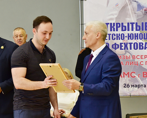 А.А. Строкин принял участие в торжественной церемонии открытия Всероссийских детско-юношеских соревнований по фехтованию на колясках 