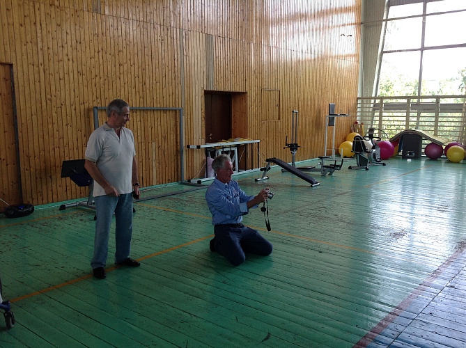 П.А. Рожков совместно с техническим менеджером по играм IWAS Яном Боквиком в г. Сочи в рамках третьего дня инспекционного визита по определению места проведения Игр IWAS-2015 осмотрели сооружения санатория "Южное Взморье"