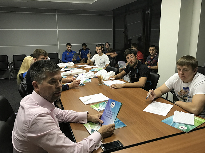 ПКР в Тюмени в Областном центре зимних видов спорта «Жемчужина Сибири» провел Антидопинговый семинар для членов сборной команды России по лыжным гонкам и биатлону спорта слепых