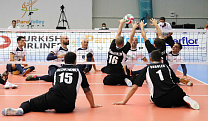 Мужская и женская сборные России по волейболу сидя вышли в плей-офф чемпионата Европы