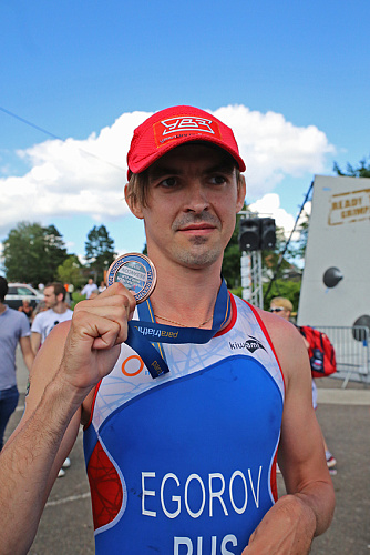 1 золотую 1 серебряную и 2 бронзовые медали завоевали российские паратриатлонисты на Кубке мира во Франции