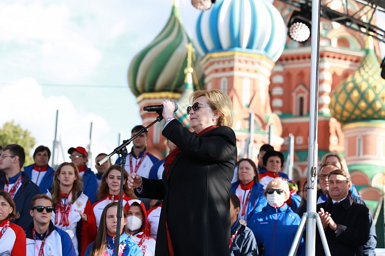 Паралимпийскую сборную России торжественно встретили на Красной площади Паралимпийскую сборную России торжественно встретили на Красной площади
