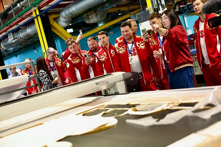 Делегация российских паралимпийцев посетила швейную фабрику «Мануфактуры Bosco»