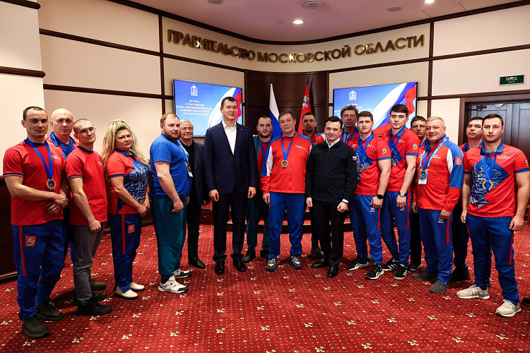 Министр спорта РФ М.В. Дегтярев, Губернатор Московской области А.Ю. Воробьев, президент ПКР П.А. Рожков встретились с подмосковной командой по итогам выступления на зимнем Кубке Защитников Отечества Министр спорта РФ М.В. Дегтярев, Губернатор Московской области А.Ю. Воробьев, президент ПКР П.А. Рожков встретились с подмосковной командой по итогам выступления на зимнем Кубке Защитников Отечества
