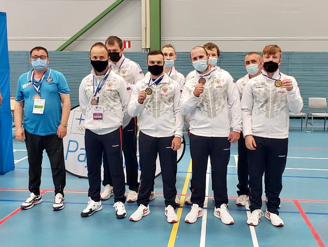 Мужская сборная команда России по голболу спорта слепых завоевала бронзовые медали на чемпионате Европы группы В и квалифицировалась в группу А