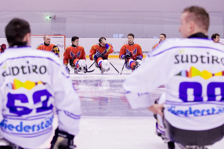 Р.А. Баталова, Л.Н. Селезнев приняли участие в церемонии открытия Традиционного международного турнира – Кубок континента по хоккею-следж