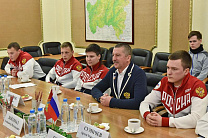 Губернатор Брянской области А.В. Богомаз провел встречу со спортсменами-паралимпийцами и тренерами Брянской области