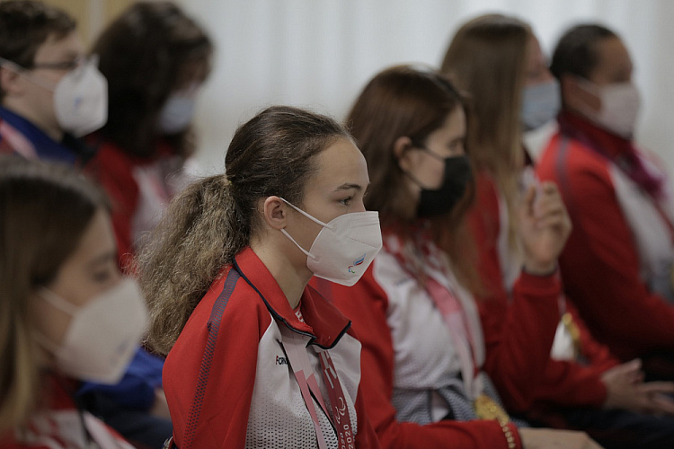 О.В. Матыцин в режиме телемоста провел встречу с П.А. Рожковым и чемпионами и призерами XVI Паралимпийских летних игр, находящимися в Паралимпийской деревне  