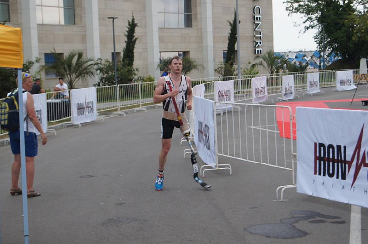 Спортсмены семи регионов страны стали победителями чемпионата России по паратриатлону в Сочи