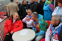 Президент России Владимир Путин в г. Сочи в горнолыжном Центре "Роза Хутор" посетил соревнования по горнолыжному спорту лиц с поражением опорно-двигательного аппарата и слепых
