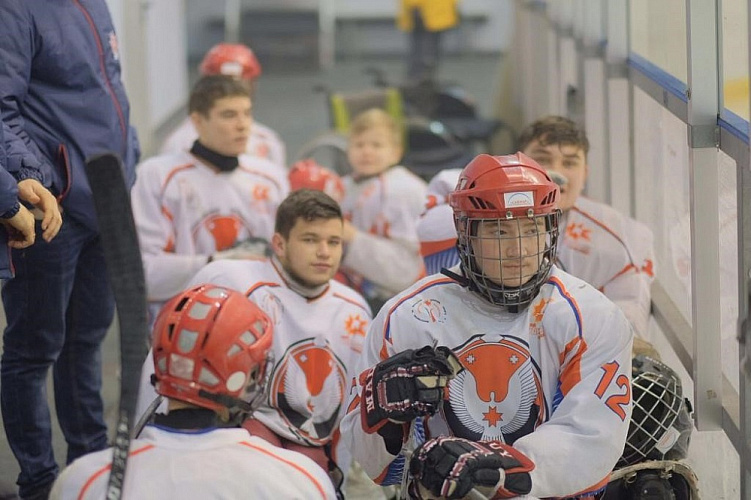 А.А. Строкин в г. Ижевске принял участие в церемонии открытия и просмотре соревнований международного турнира по следж-хоккею среди детско-юношеских команд «KALASHNIKOV CUP»
