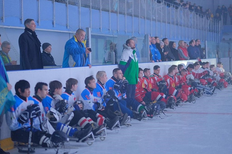А.А. Строкин в г. Ижевске принял участие в церемонии открытия и просмотре соревнований международного турнира по следж-хоккею среди детско-юношеских команд «KALASHNIKOV CUP»