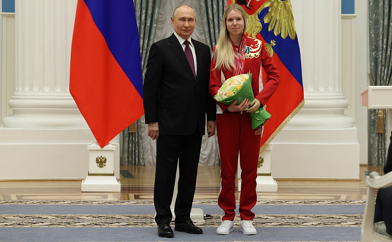 В Кремле Владимир Путин вручил государственные награды Российской Федерации победителям и призёрам ХIV Паралимпийских зимних игр 2026 года