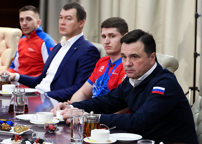 Министр спорта РФ М.В. Дегтярев, Губернатор Московской области А.Ю. Воробьев, президент ПКР П.А. Рожков встретились с подмосковной командой по итогам выступления на зимнем Кубке Защитников Отечества Министр спорта РФ М.В. Дегтярев, Губернатор Московской области А.Ю. Воробьев, президент ПКР П.А. Рожков встретились с подмосковной командой по итогам выступления на зимнем Кубке Защитников Отечества