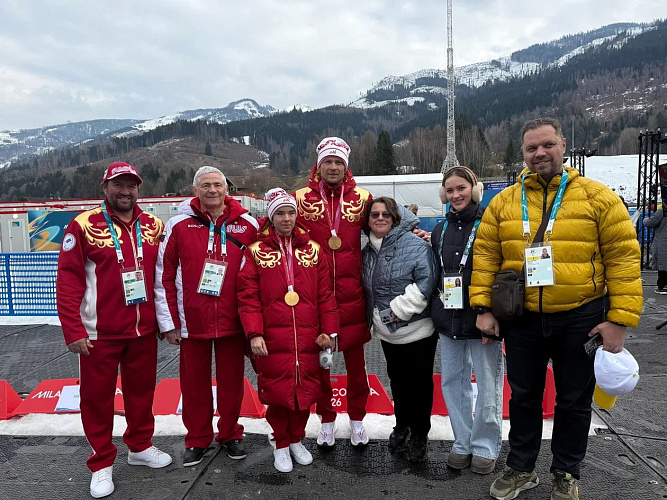 8 золотых, 1 серебряную и 3 бронзовые медали завоевала Паралимпийская команда России на XIV Паралимпийских зимних играх в Италии