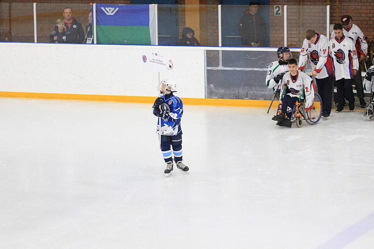 В г. Москве в Ледовом дворце «Умка» стартовал Открытый Кубок по хоккею-следж «Кубок Мужества»