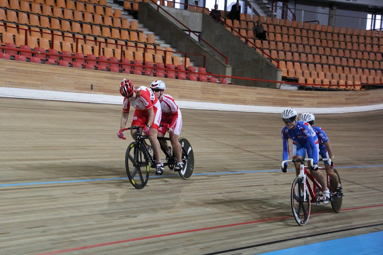 Определены победители чемпионата России по велоспорту-тандем на треке среди лиц с нарушением зрения
