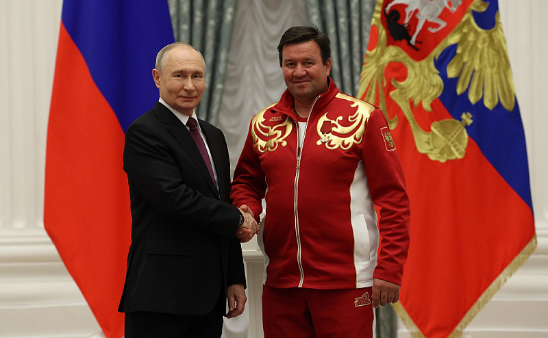 В Кремле Владимир Путин вручил государственные награды Российской Федерации победителям и призёрам ХIV Паралимпийских зимних игр 2026 года