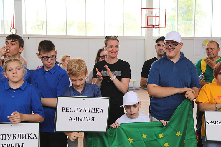 Всероссийскую летнюю спартакиаду детей-инвалидов с поражением ОДА и соревнования по футболу ампутантов торжественно открыли в Грозном