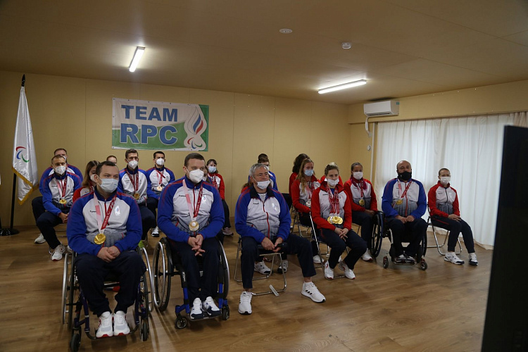 О.В. Матыцин в режиме телемоста провел встречу с П.А. Рожковым и чемпионами и призерами XVI Паралимпийских летних игр, находящимися в Паралимпийской деревне  