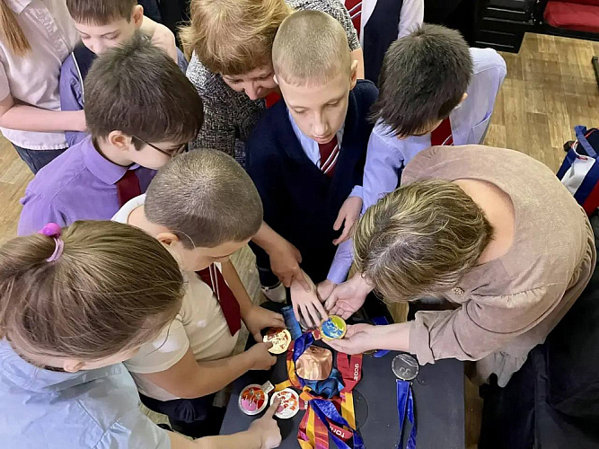 Вице-президент ПКР, президент ВФСС, 3-кратная паралимпийская чемпионка О.В. Семенова провела Паралимпийские уроки для детей с ОВЗ в Алтайском крае