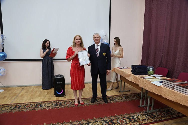  П.А. Рожков в Подольске принял участие в церемонии вручения дипломов выпускникам Подольского социально-спортивного института и Подольского социально-спортивного колледжа  